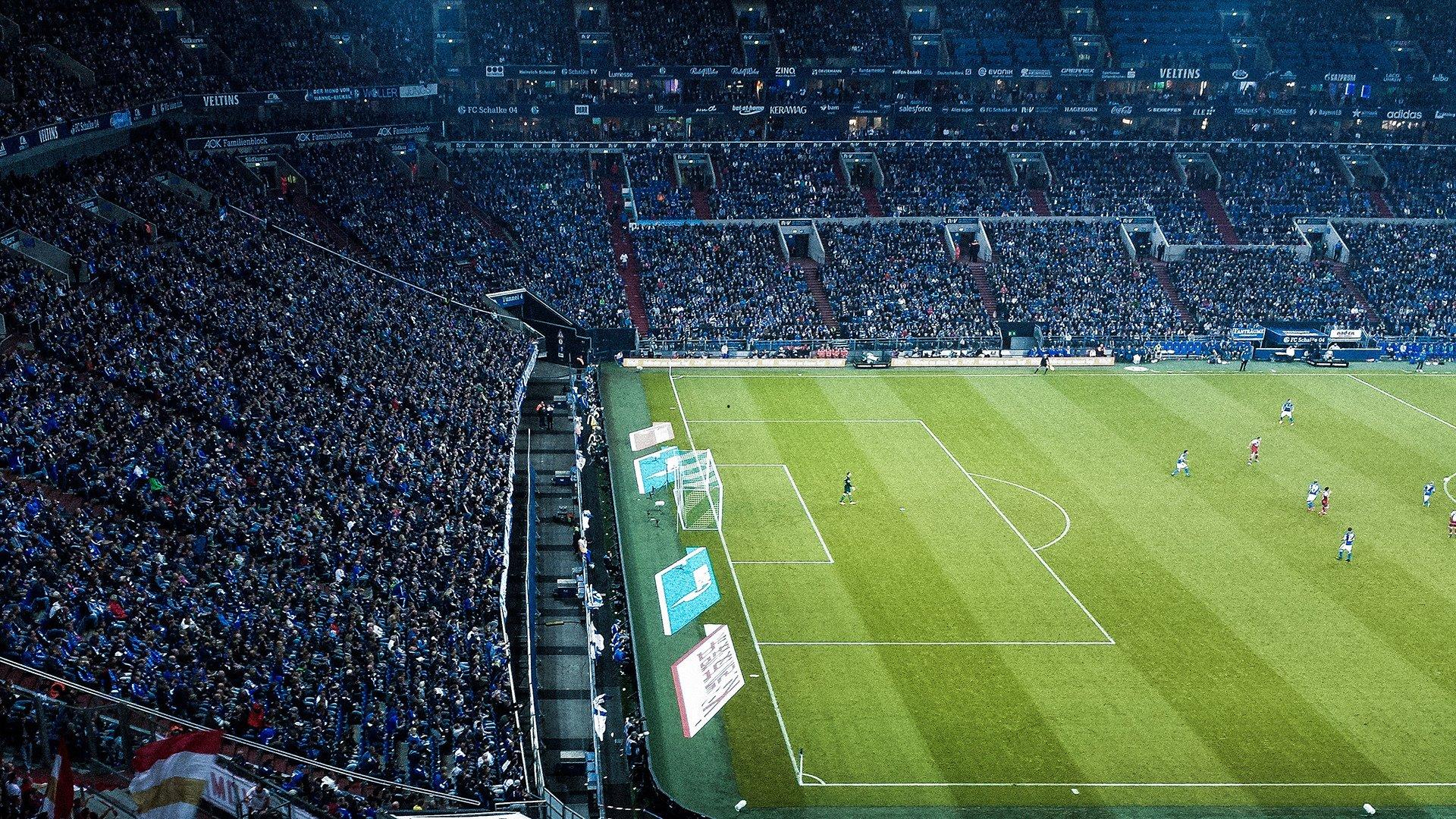 巴萨后防危机下的青训革命，科尔特斯与昆卡或将迎来一线队曙光