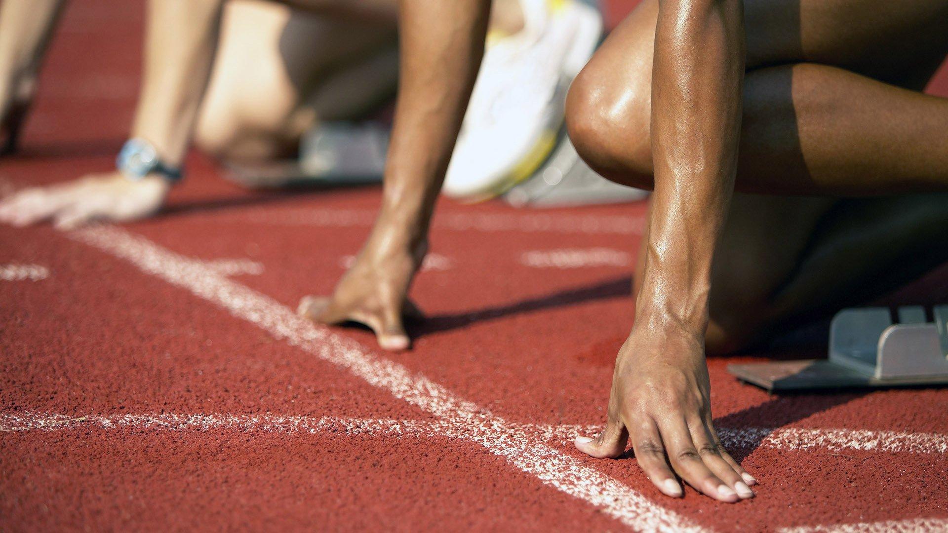 诺坎普新草坪铺设启动，巴萨归期仍悬而未决