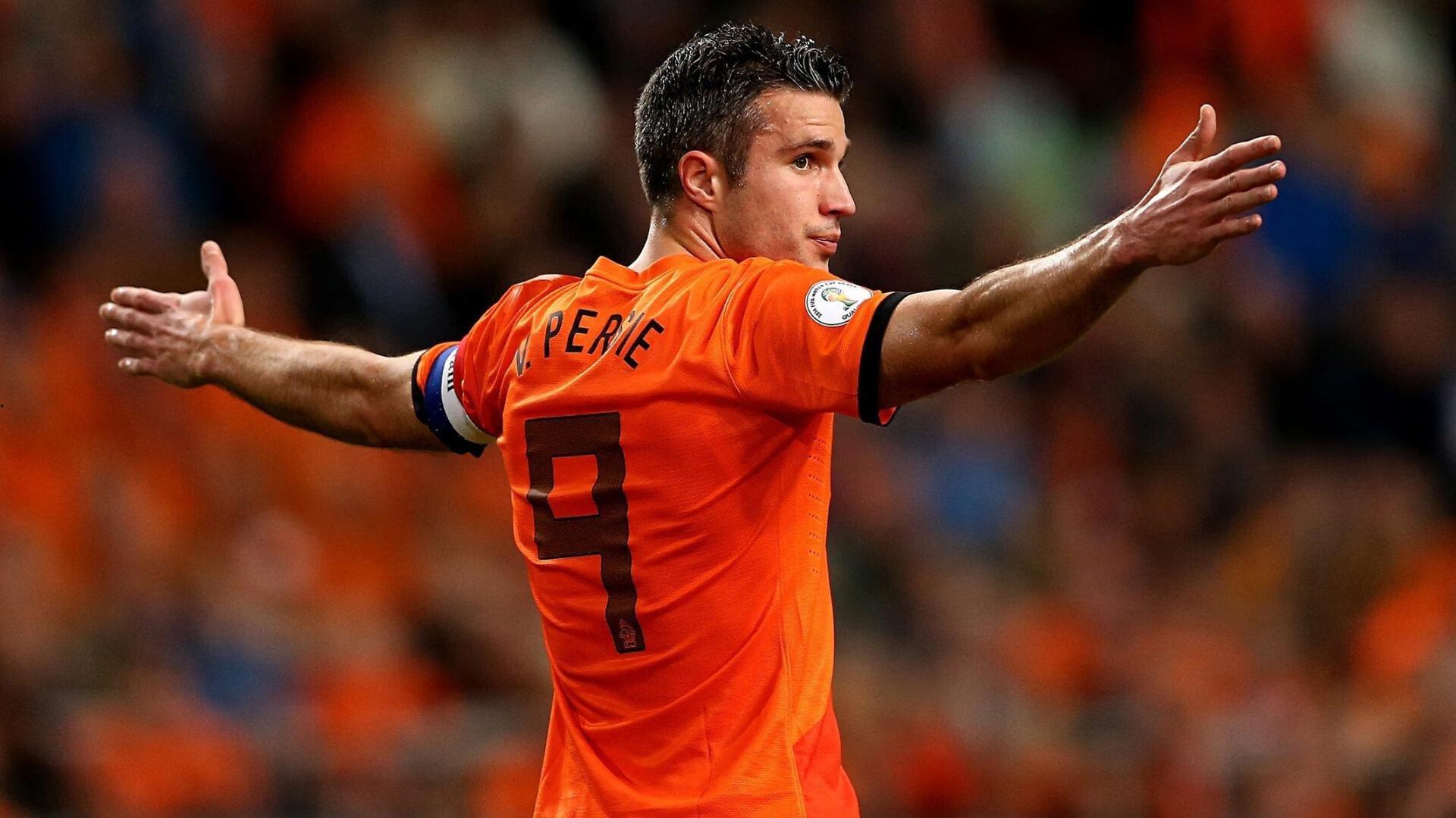 势大力沉头球破门引爆全场，绿茵场再现经典瞬间